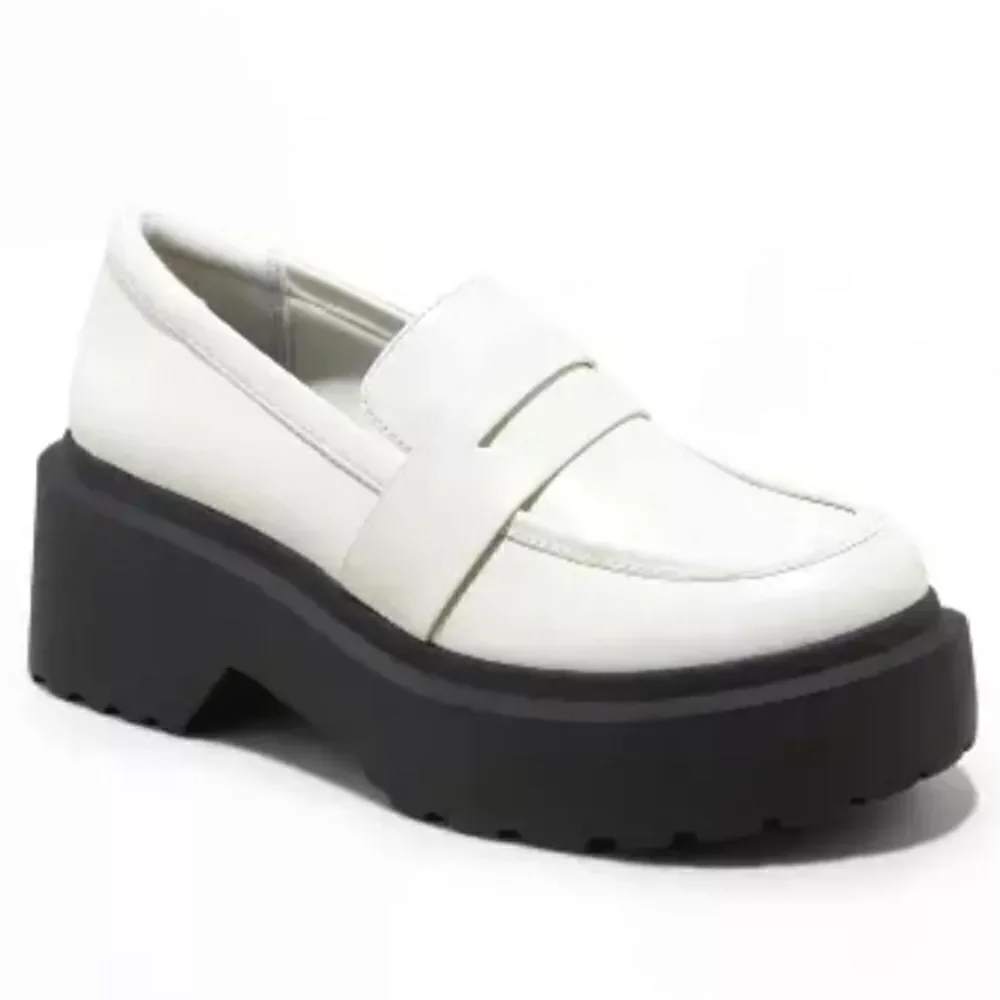 (32-3407) Women's Lacey Loafer Flats - Wild Fable Sz 11